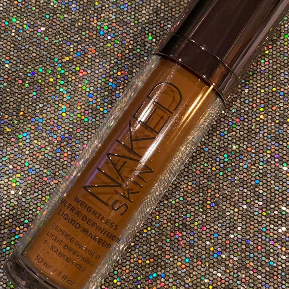 Urban Decay's Naked Skin Weightless Foundation💓